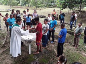MSC sharing the eucharist with the Amazonian community