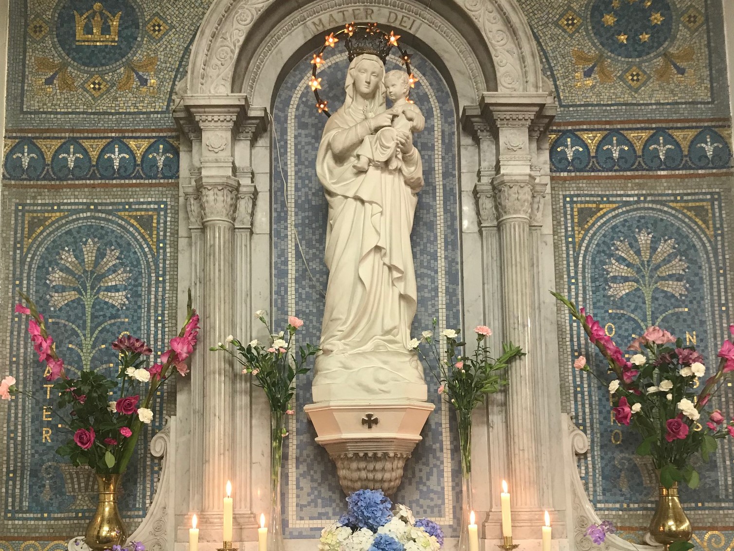 Queen of the May: Preparing a May altar in your home