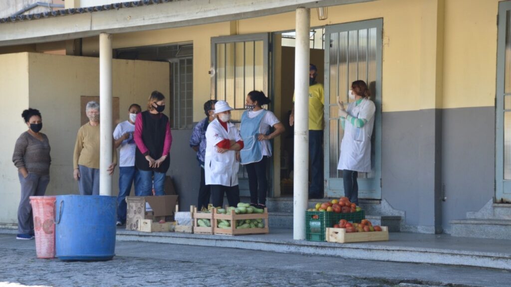 The MSC Projeto Família Viva provides much-needed COVID relief aid to families in Pinheirinho, Brazil.