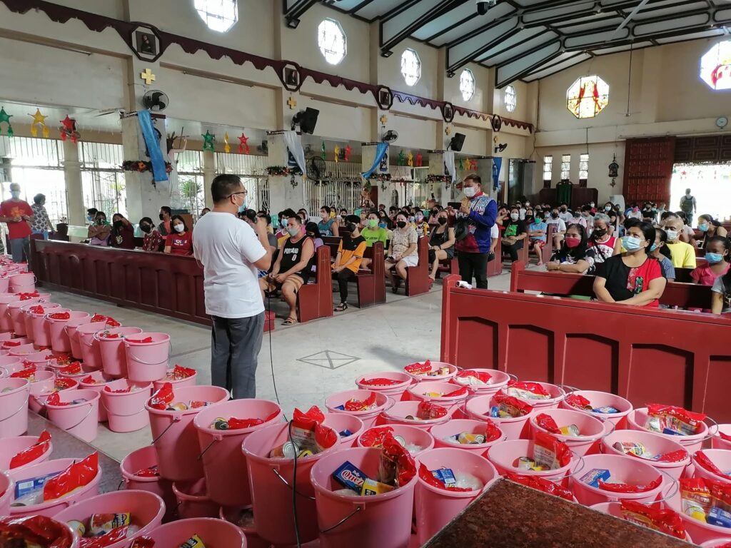 "Share a Christmas Basket" Project, MSC Missions Office Philippines. (Image via @mscmissionphil on Facebook.)