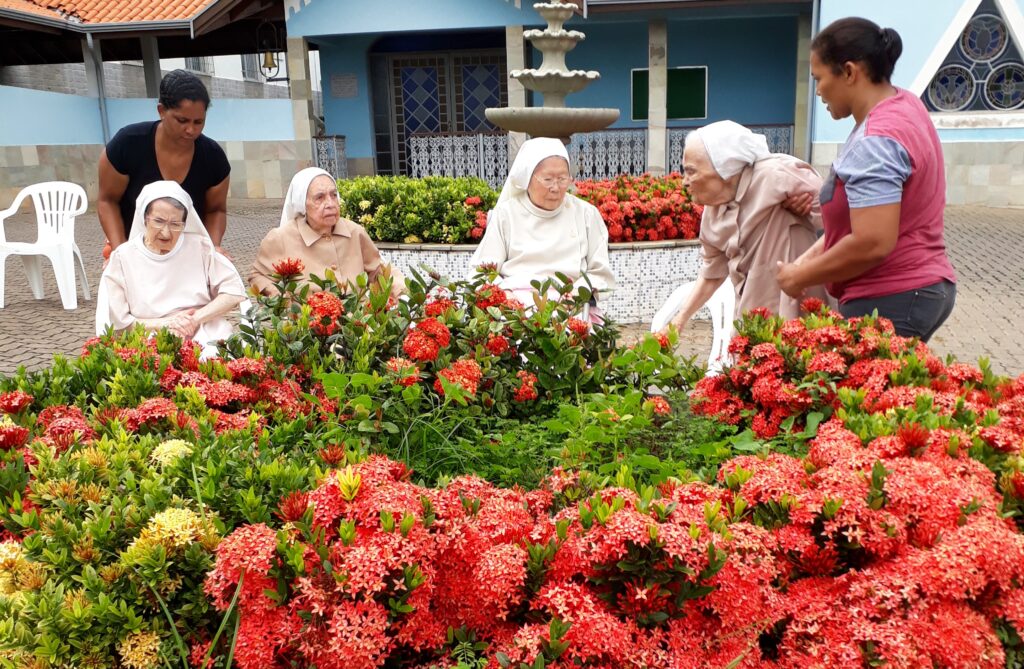 There are currently 30 Sisters living in a house for aging members of the OLSH community in Vila Formosa, São Paulo, Brazil.