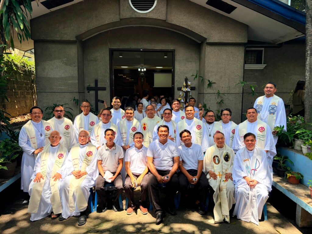 Welcoming four new postulants to the MSC Philippines Province (Image via Facebook @mscphilippines)