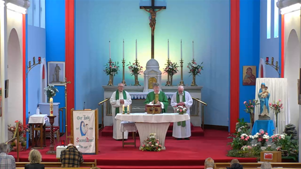 Fr John Fitzgerald MSC prays at the Sacred Heart Church during our 2025 Novena to Our Lady of the Sacred Heart.