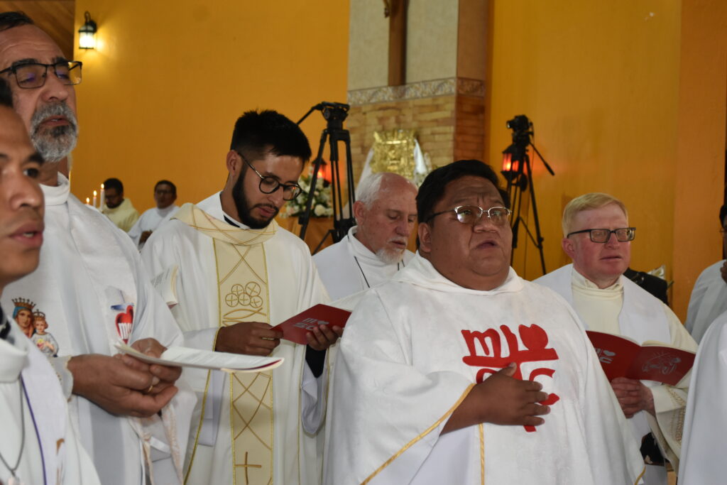 Fr Diego celebrates his ordination as a Missionary of the Sacred Heart on our Ecuador mission, August 2026.
